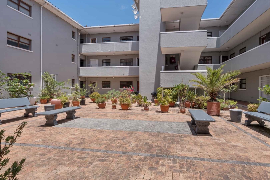 2 Bedroom Property for Sale in Sea Point Western Cape